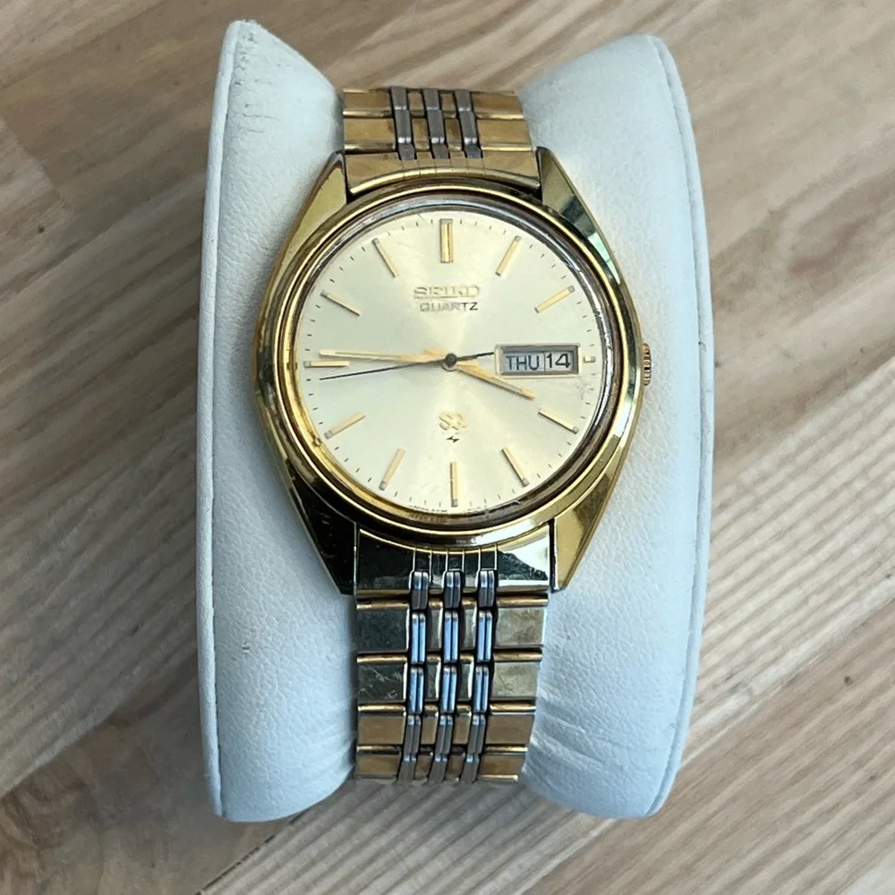 Seiko Men’s Watch Vintage Two-Tone Bracelet Gold-Tone Dial Day Date Window
